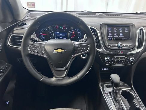 Used 2024 Chevrolet Equinox LT AWD/4WD image 3