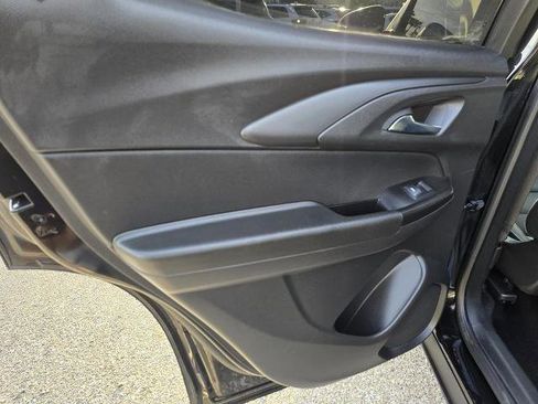 Used 2021 Chevrolet TrailBlazer RS w/ Convenience Package image 21