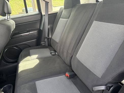 Used 2016 Jeep Patriot Latitude image 13