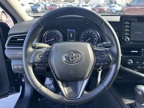 Certified 2021 Toyota Camry SE image 18