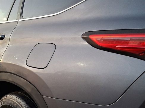 Certified 2023 Toyota Highlander XLE image 9