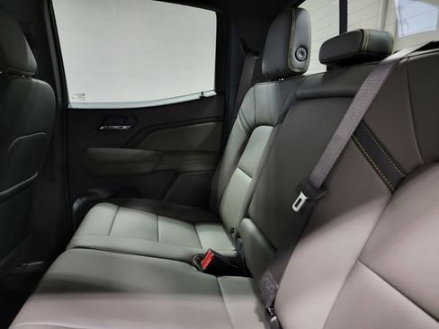 New 2026 Chevrolet Colorado ZR2 AWD/4WD image 13