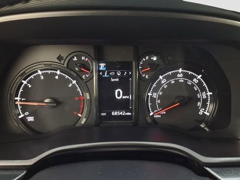 Used 2020 Toyota 4Runner SR5 Premium w/ Moonroof Package AWD/4WD image 17