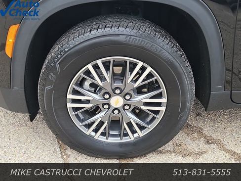 Used 2026 Chevrolet Traverse LT AWD/4WD image 9