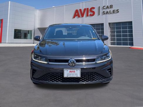 Used 2025 Volkswagen Jetta Sport FWD image 2