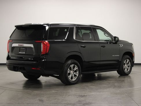 Used 2023 GMC Yukon SLE AWD/4WD image 8
