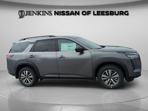New 2026 Nissan Pathfinder SL FWD image 2