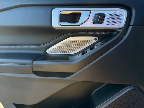 Used 2020 Ford Explorer ST w/ ST Street Pack image 11