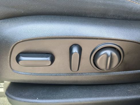 Used 2018 Chevrolet Equinox LT w/ LPO, Cargo Package FWD image 27
