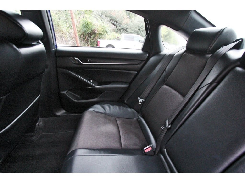 Used 2018 Honda Accord Sport image 9