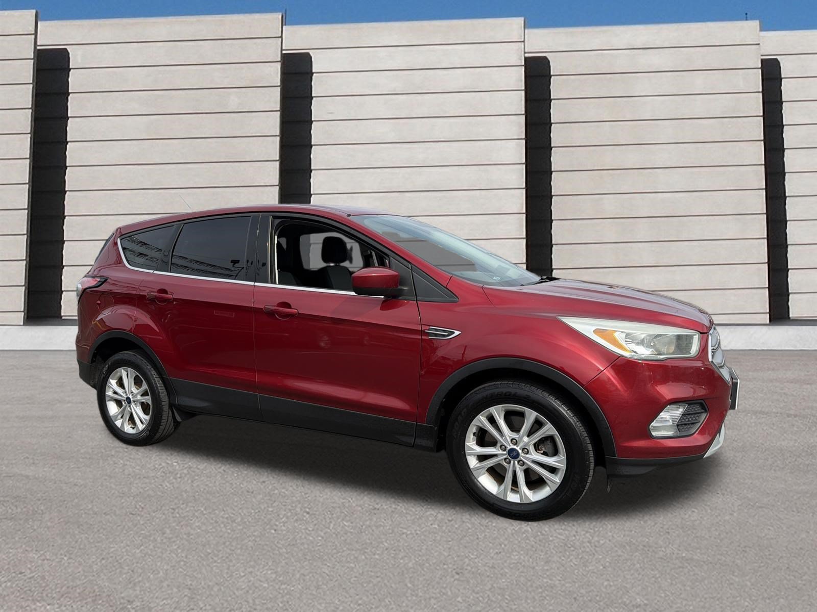 Used 2017 Ford Escape SE AWD/4WD image 6