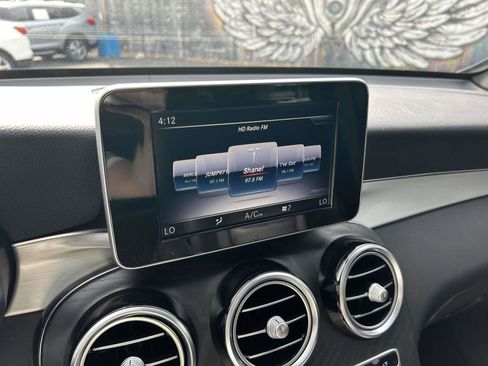 Used 2019 Mercedes-Benz GLC 300 4MATIC image 25
