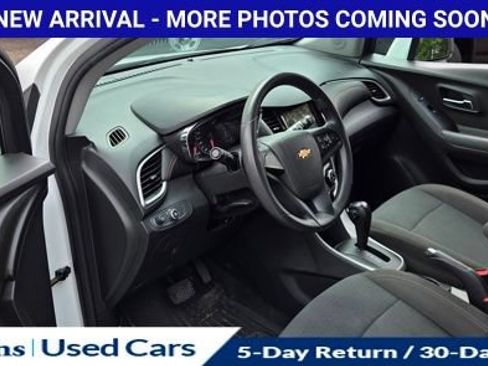 Used 2018 Chevrolet Trax LS FWD image 15