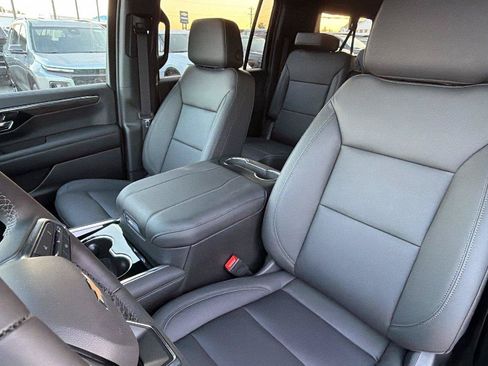 New 2026 Chevrolet Suburban LT w/ Comfort Package RWD image 4