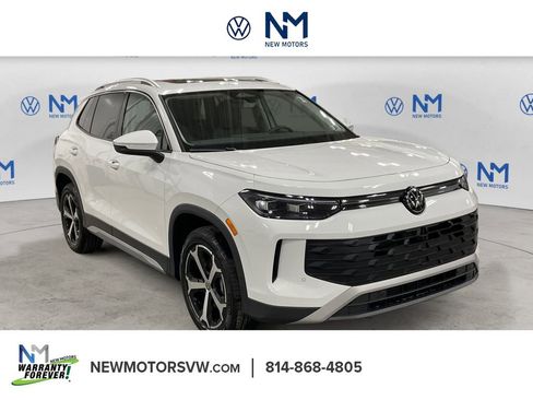 New 2026 Volkswagen Tiguan SE image 7