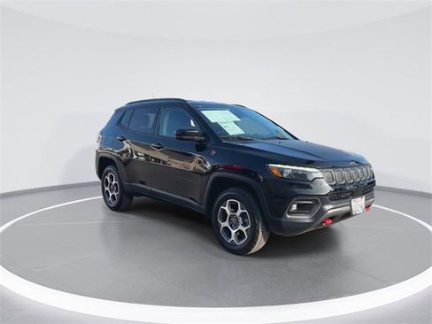 Certified 2022 Jeep Compass Trailhawk w/ Trailhawk Elite Group image 2