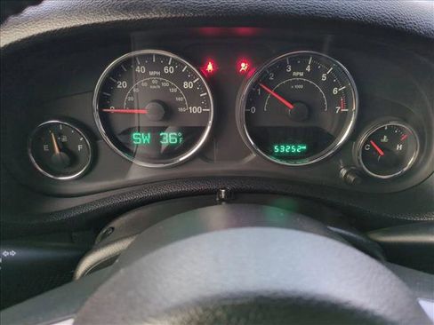 Used 2018 Jeep Wrangler Unlimited Sahara image 11