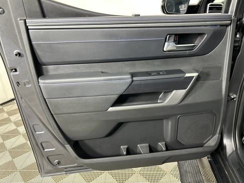 Used 2025 Toyota Tundra Platinum AWD/4WD image 18