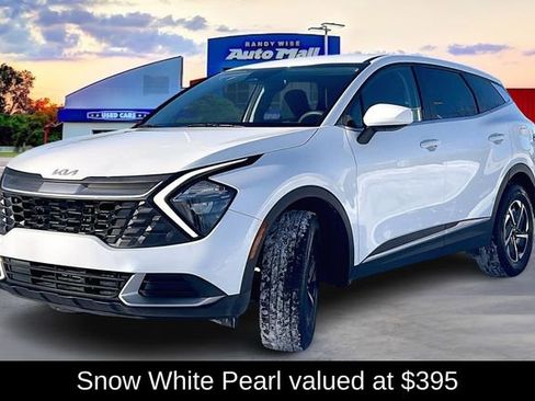 Used 2023 Kia Sportage LX image 2