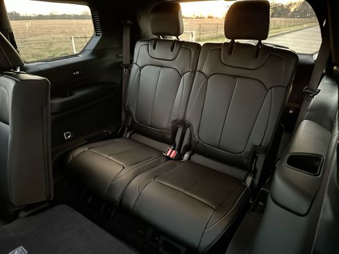 New 2025 Jeep Grand Cherokee L Limited w/ Black Appearance Package AWD/4WD image 24
