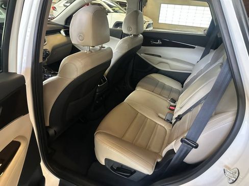 Used 2020 Kia Sorento EX AWD/4WD image 23