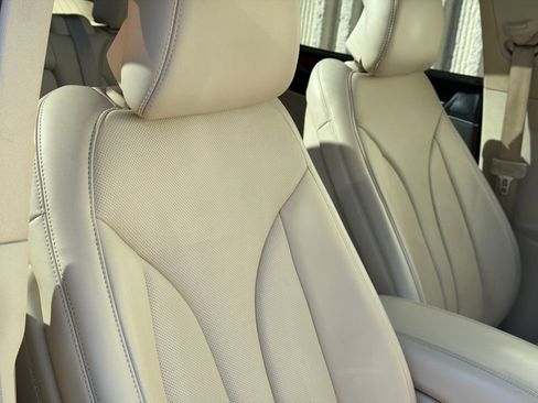 Used 2016 Lincoln MKC Reserve image 11