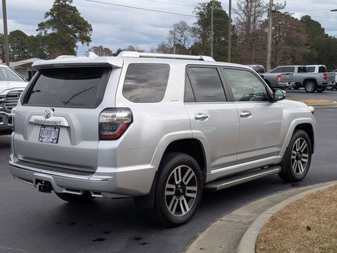 Used 2022 Toyota 4Runner Limited image 5