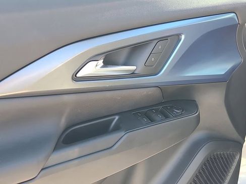 New 2026 Chevrolet Equinox EV LT w/ LPO, Blackout Package FWD image 20
