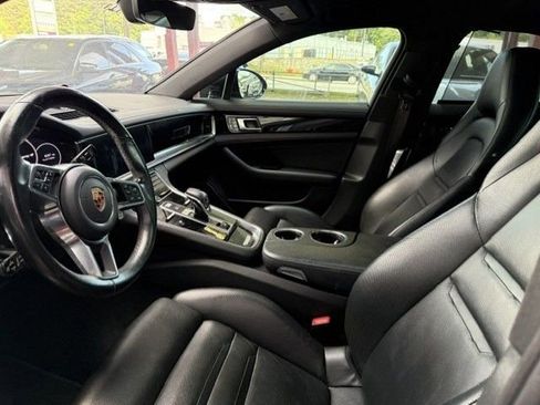 Used 2017 Porsche Panamera 4 AWD/4WD image 9