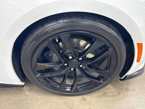 Used 2017 Chevrolet Camaro LT RWD image 30
