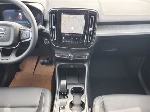 New 2026 Volvo XC40 B5 Core w/ Climate Package image 30