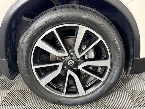 Used 2019 Nissan Rogue SL w/ Premium Package FWD image 31