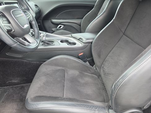 Used 2018 Dodge Challenger GT w/ GT Interior Package AWD/4WD image 8