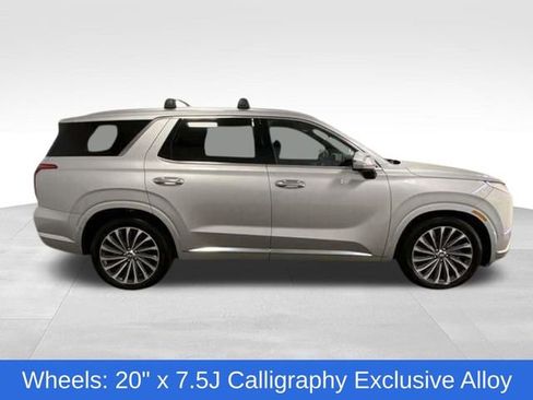Used 2024 Hyundai Palisade Calligraphy image 6