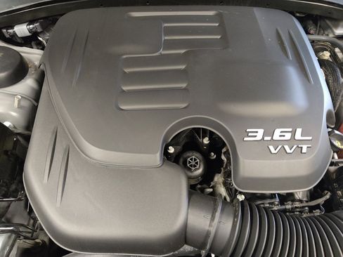 Used 2019 Chrysler 300 S image 30