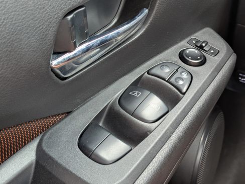 Used 2021 Nissan Kicks SR w/ Interior Electronics Package FWD image 22