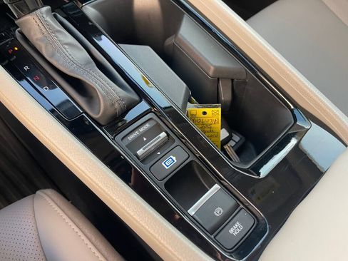 Used 2025 Honda Accord EX-L image 17