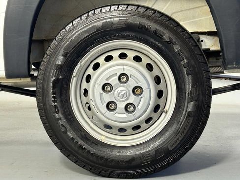 Used 2024 RAM ProMaster 2500 w/ Convenience Group FWD image 32