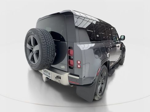 Used 2022 Land Rover Defender 110 X-Dynamic SE AWD/4WD image 7