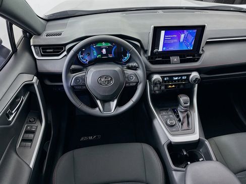 Certified 2025 Toyota RAV4 SE AWD/4WD image 21