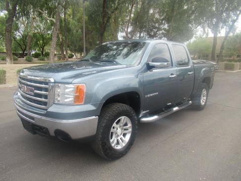 Used 2009 GMC Sierra 1500 SLE w/ Power Pack Plus AWD/4WD image 2