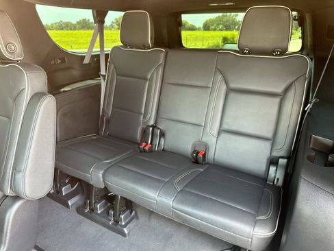 Used 2023 Chevrolet Suburban Premier AWD/4WD image 24
