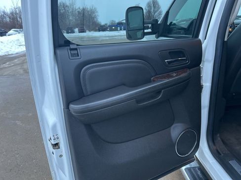 Used 2013 GMC Sierra 3500 Denali image 16