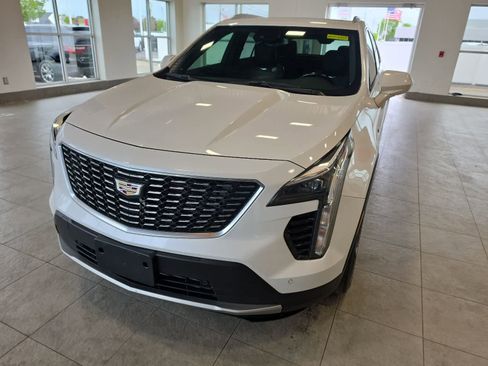 Used 2019 Cadillac XT4 Premium Luxury AWD/4WD image 2