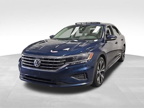 Used 2020 Volkswagen Passat 2.0T SEL FWD image 4