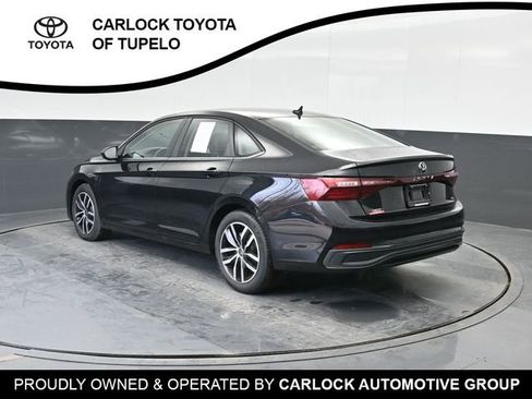 Used 2025 Volkswagen Jetta SE w/ Sunroof Package image 10