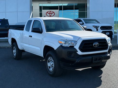 Used 2020 Toyota Tacoma SR RWD image 1