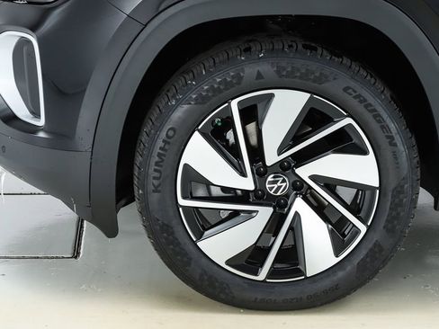 New 2026 Volkswagen Atlas SEL image 5