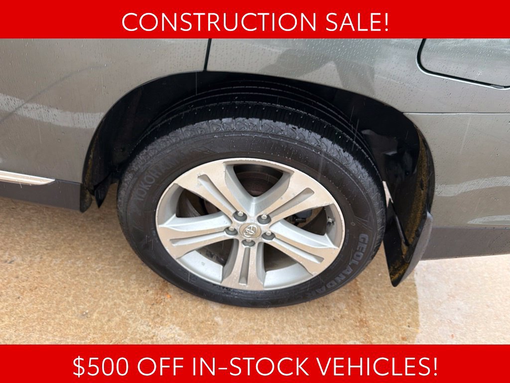 Used 2012 Toyota Highlander Limited w/ Tow Pkg AWD/4WD image 36