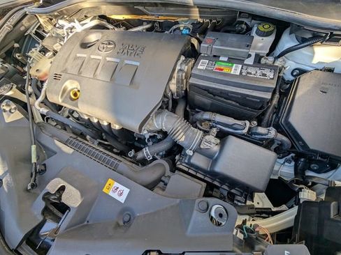 Used 2019 Toyota C-HR XLE image 23